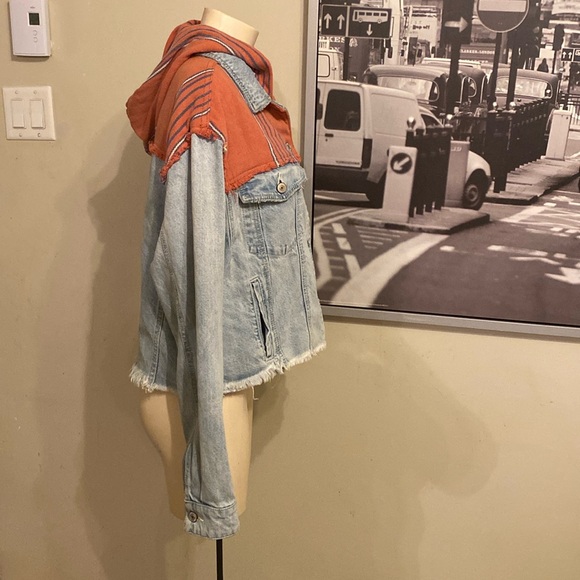 Free Prople Baja  crop denim hooded  jeans jacket size S - Picture 6 of 13